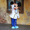 キャステル ディズニーシーのエントランスでミッキーに会おう！プラザでのキャラクターグリーティングまとめ