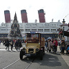 キャステル ディズニーシーをゆったり旅するビッグシティ・ヴィークル!雑学・トリビアと共に車種とコースを紹介!