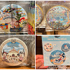 キャステル 【2025】ディズニー缶バッチ25選!種類&値段まとめ!ディズニーストアで買える缶バッチや、缶バッジホルダーも!