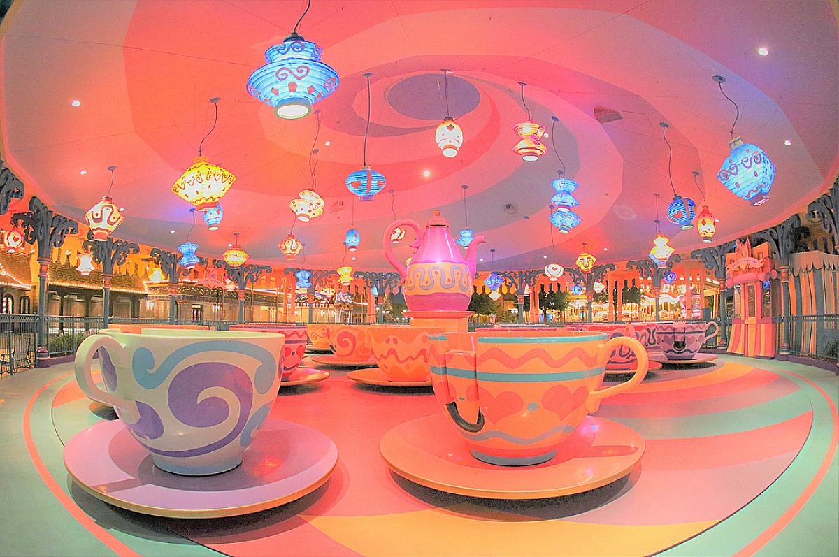 メインアトラクション　ミニー　3月　アリスのティーパーティ　海外ディズニー アリスのティーパーティー| キャステル | CASTEL ディズニー情報