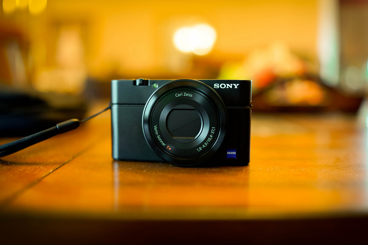 コンパクトデジタルカメラ　ソニーDSC-RX100