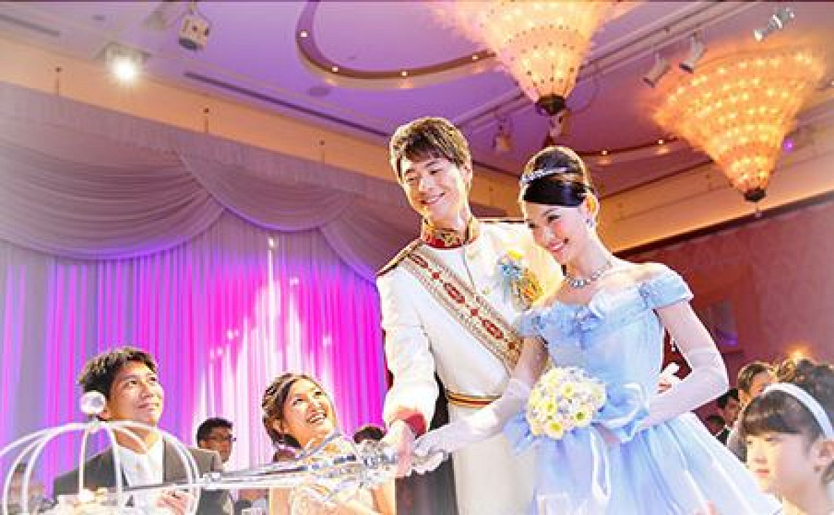 ディズニー・セレブレーション・ウエディング| キャステル | CASTEL