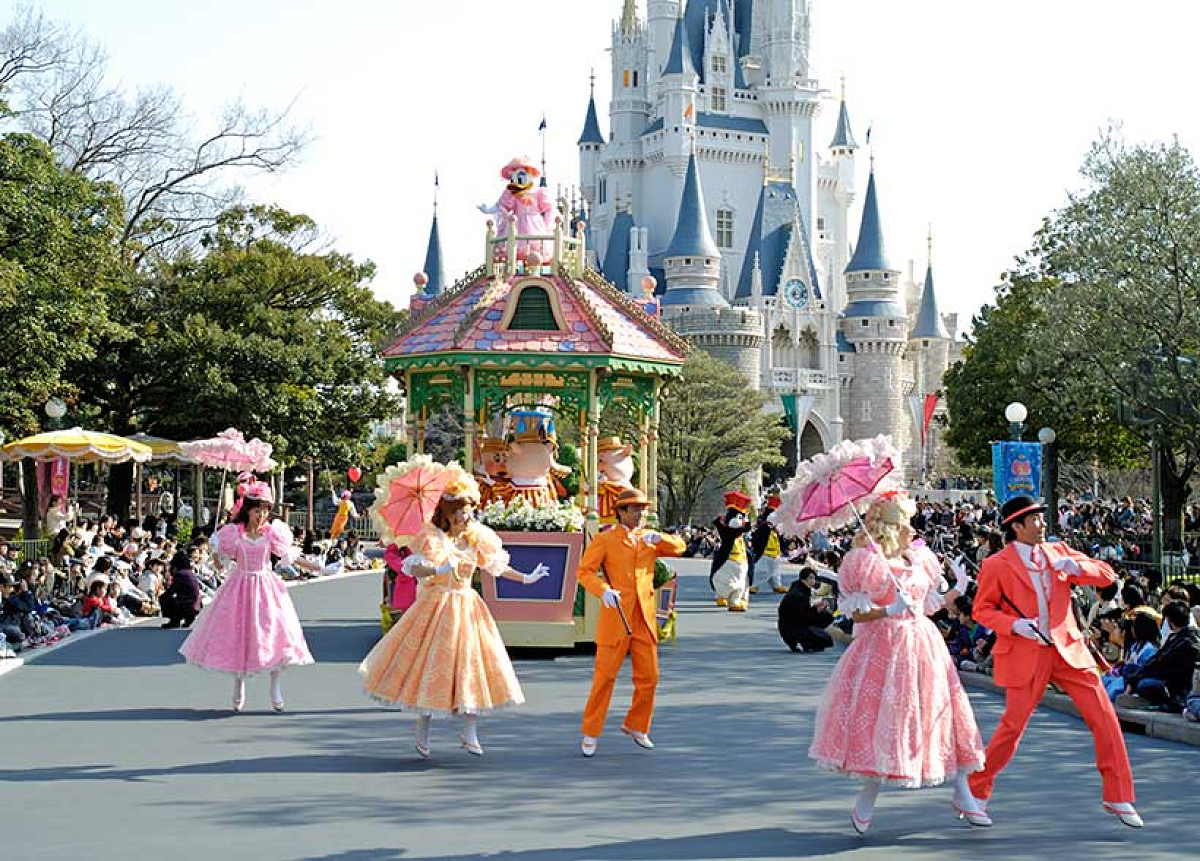 ディズニー・ドリームス・オン・パレード」| キャステル | CASTEL