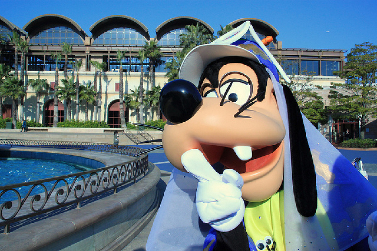 ディズニーのミッキーフレンズ1意外性の多いグーフィー| キャステル