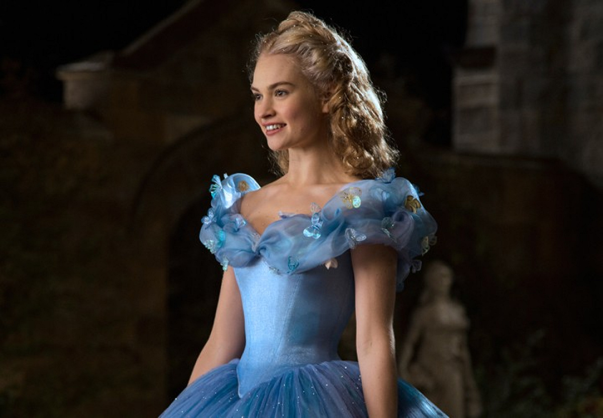 実写映画『シンデレラ』| キャステル | CASTEL ディズニー情報
