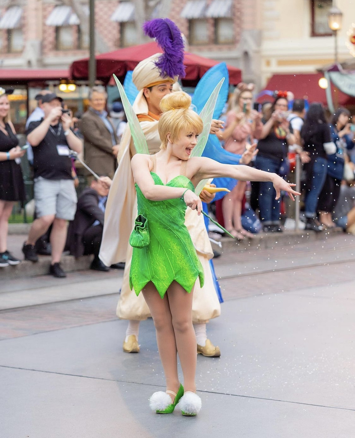 マジック・ハプンズ・パレード| キャステル | CASTEL ディズニー情報