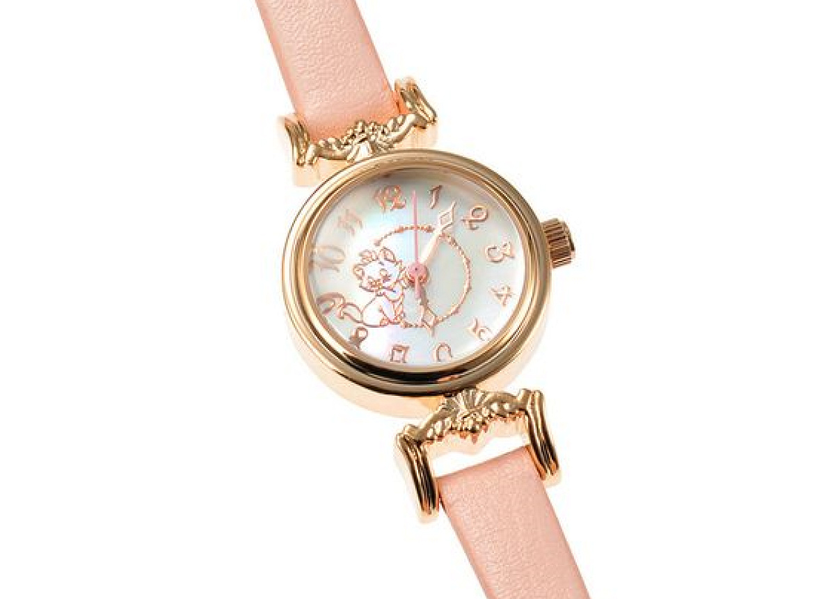 ピンクゴールドのマリーの腕時計