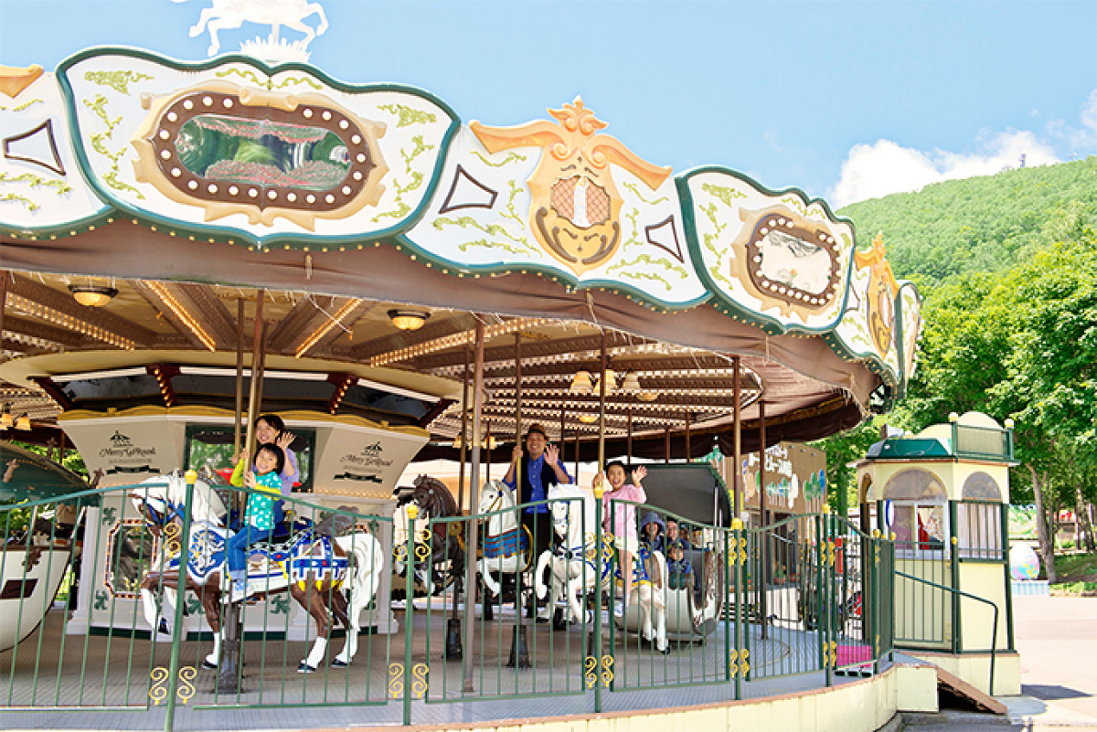 メリーゴーランド| キャステル | CASTEL ディズニー情報