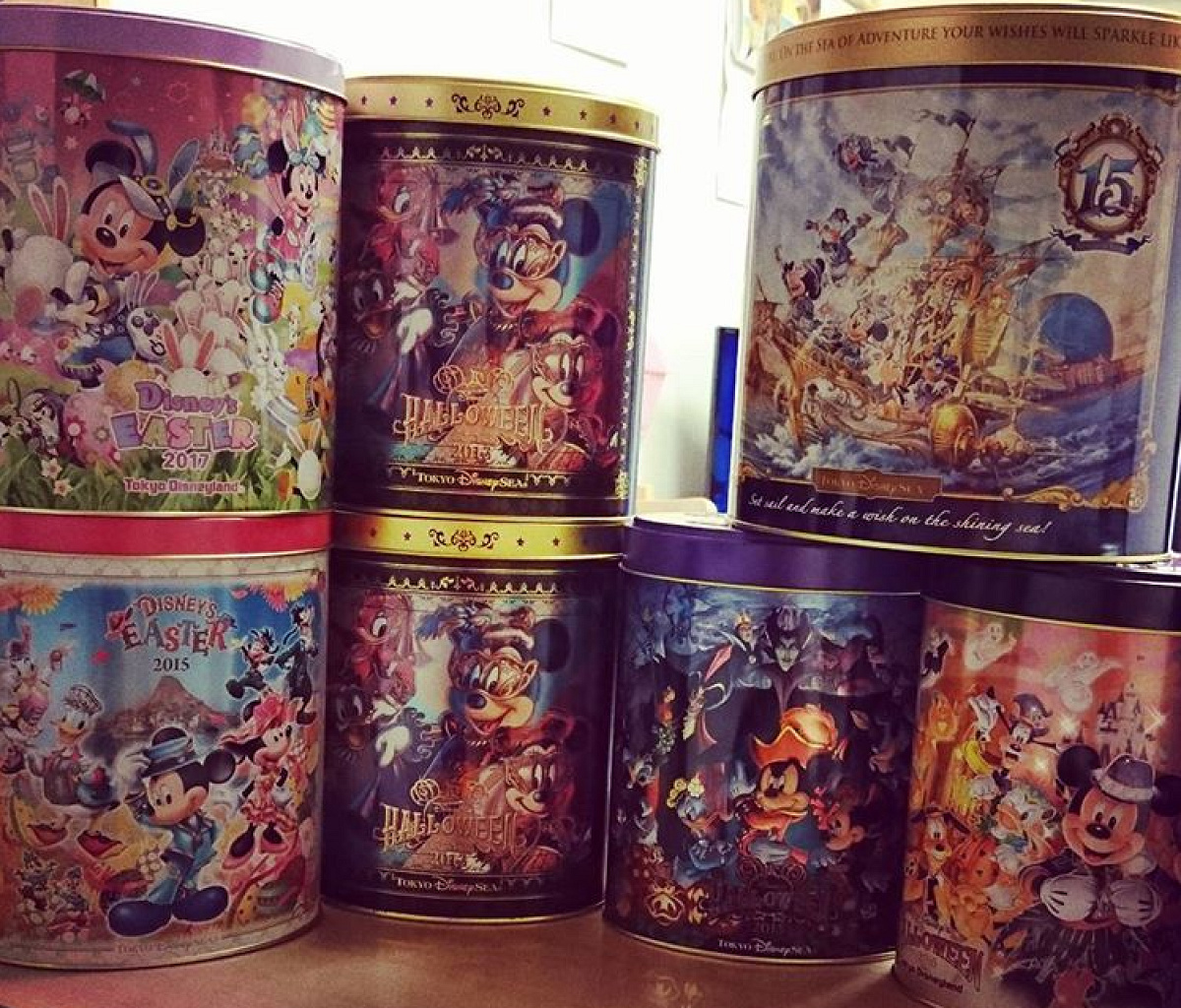 チョコクランチの楕円型缶| キャステル | CASTEL ディズニー情報