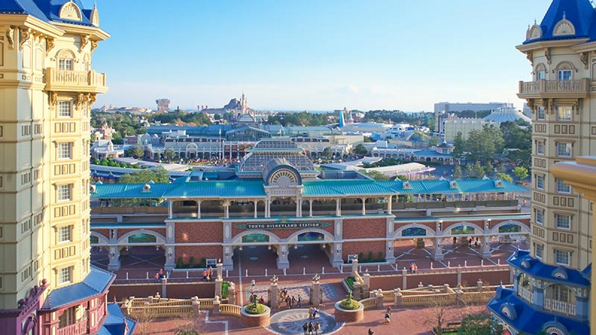 東京ディズニーランドホテルから見たパーク