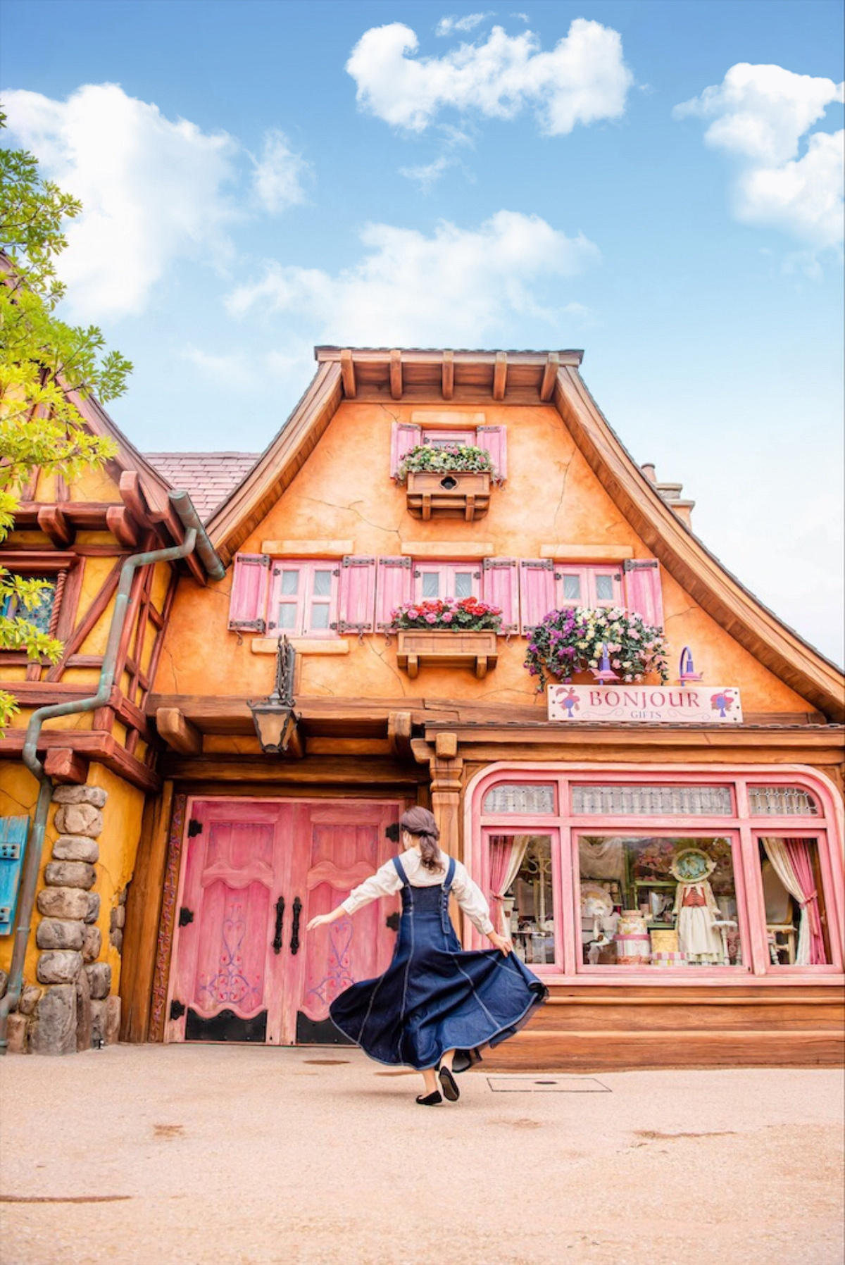 ピンクのショーウィンドウ| キャステル | CASTEL ディズニー情報