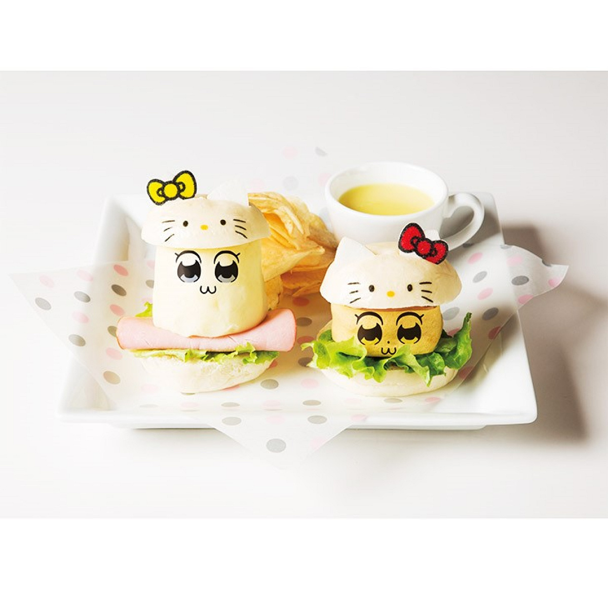 ポプ子とピピ美のキティコスバーガーセット