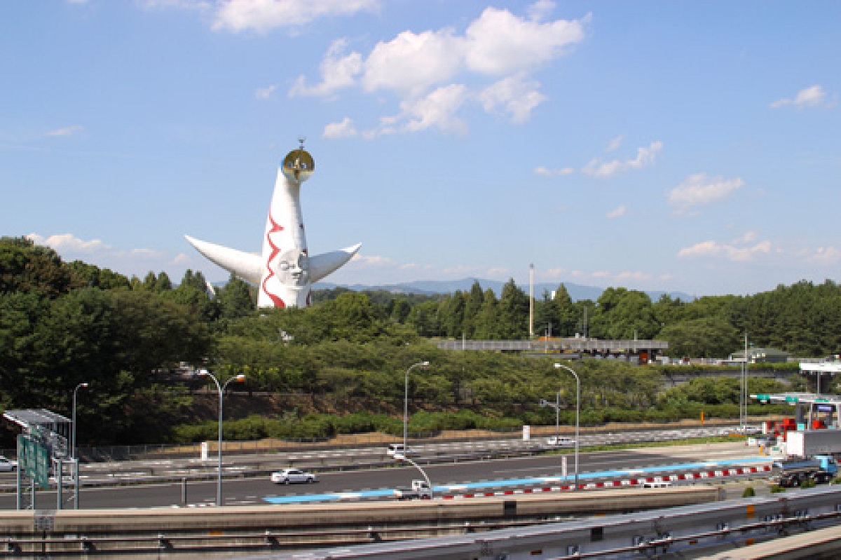 万博記念公園のシンボル【太陽の塔】