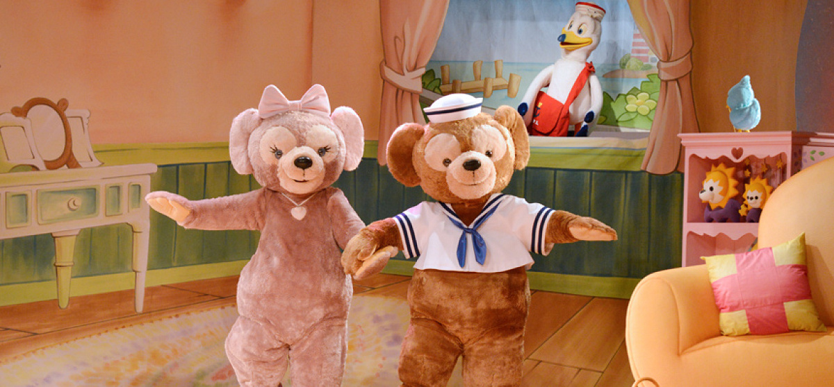 ダッフィーとシェリーメイを見守るティッピー| キャステル