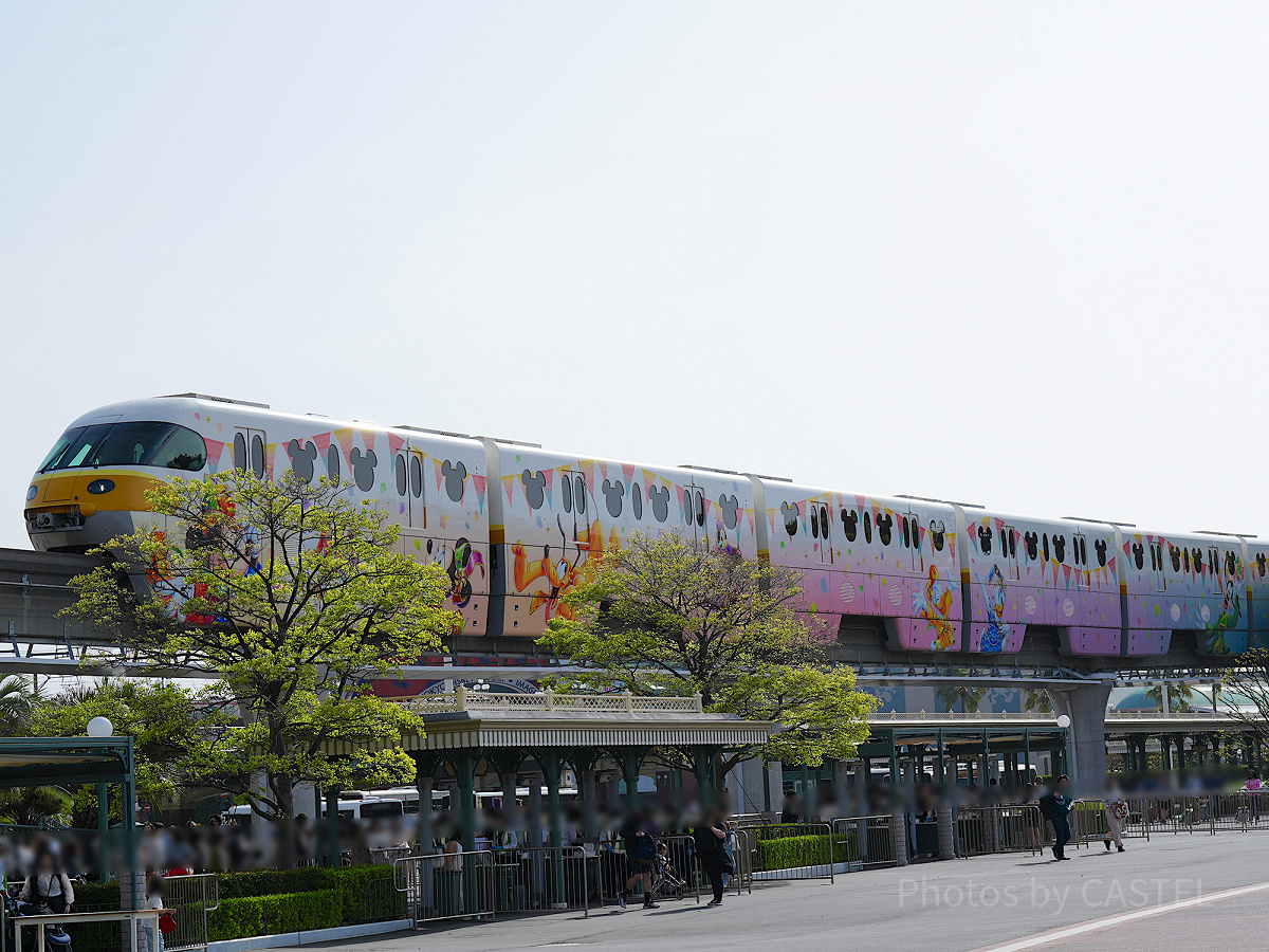 40周年ラッピングのディズニーリゾートライン| キャステル