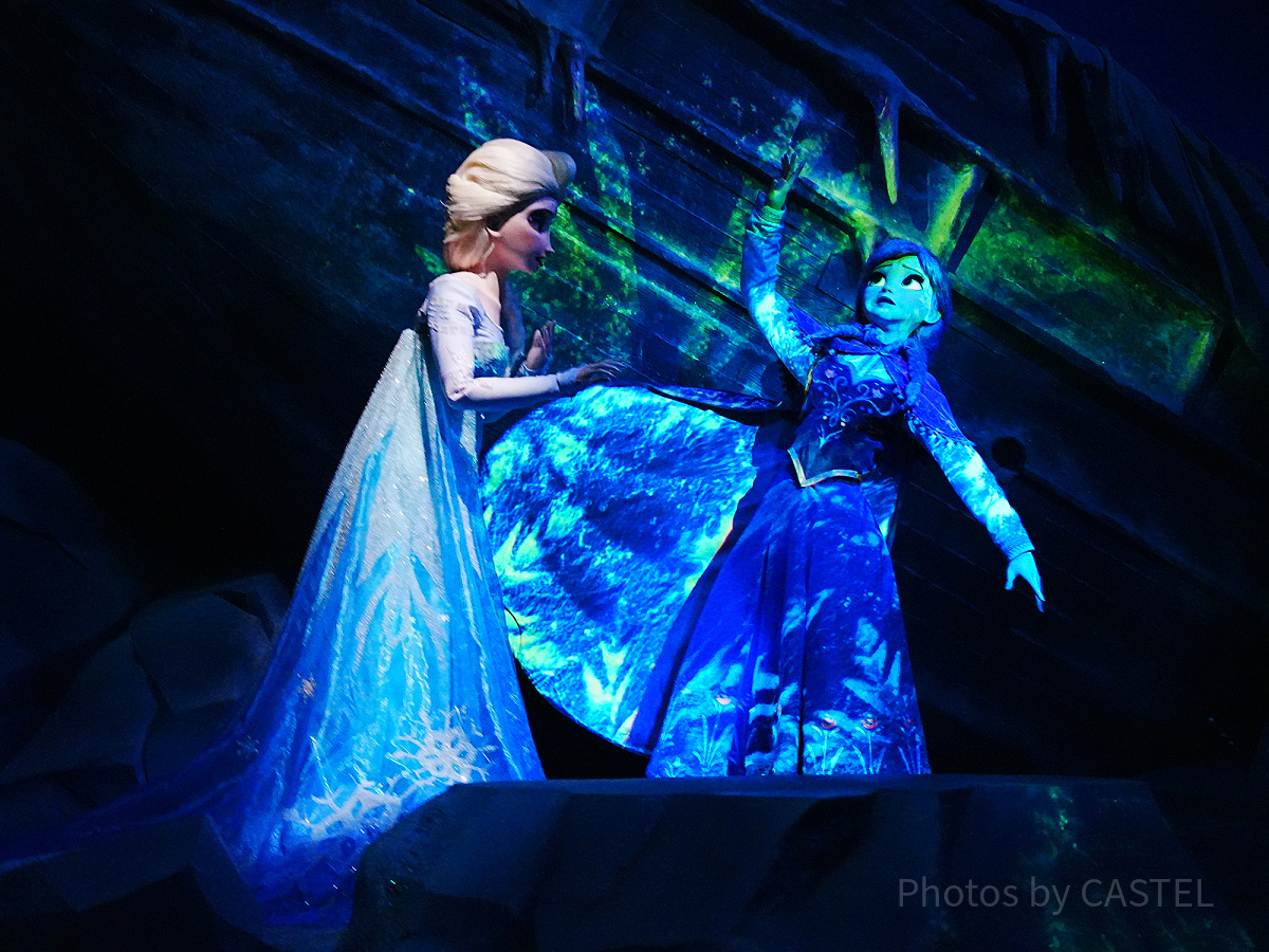 魔法が解けるシーンのアナ〔アナとエルサのフローズンジャーニー