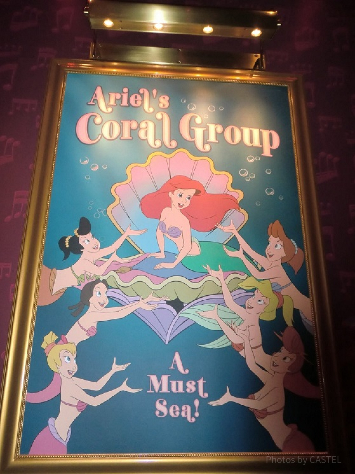 ミッキーのフィルハーマジックの中にあるアリエルのポスター