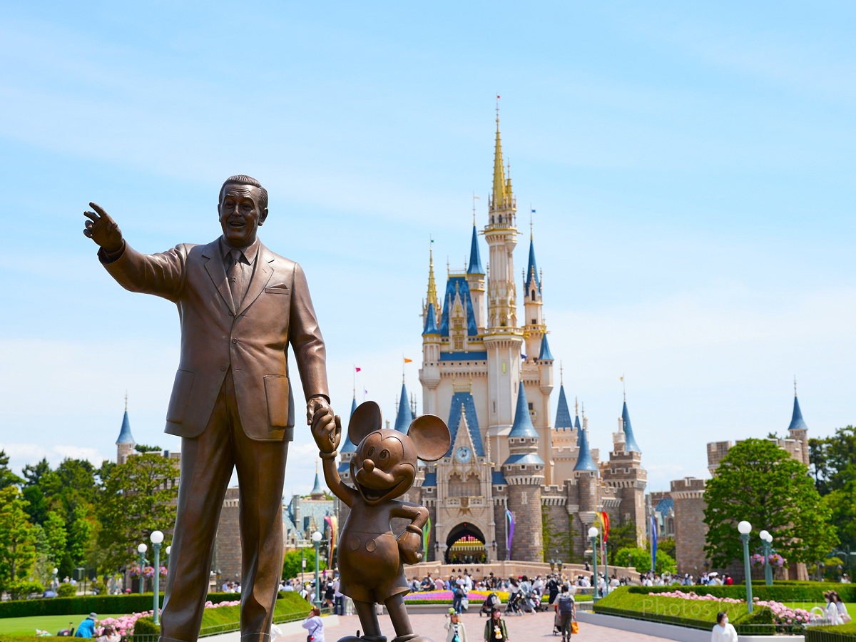 東京ディズニーランドのシンボル、シンデレラ城| キャステル | CASTEL