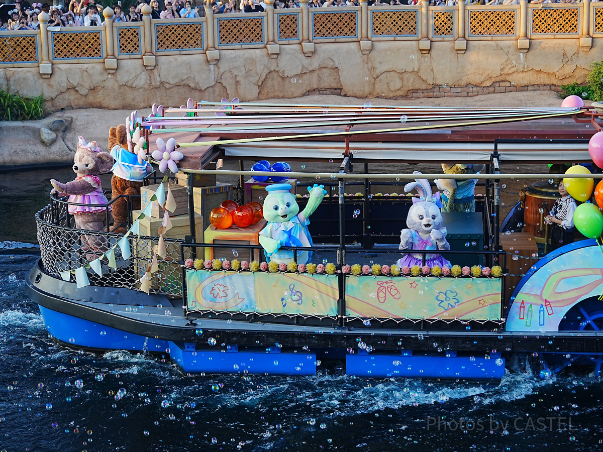 マーメイドラグーン周辺から見たカラフルハピネスジャーニー