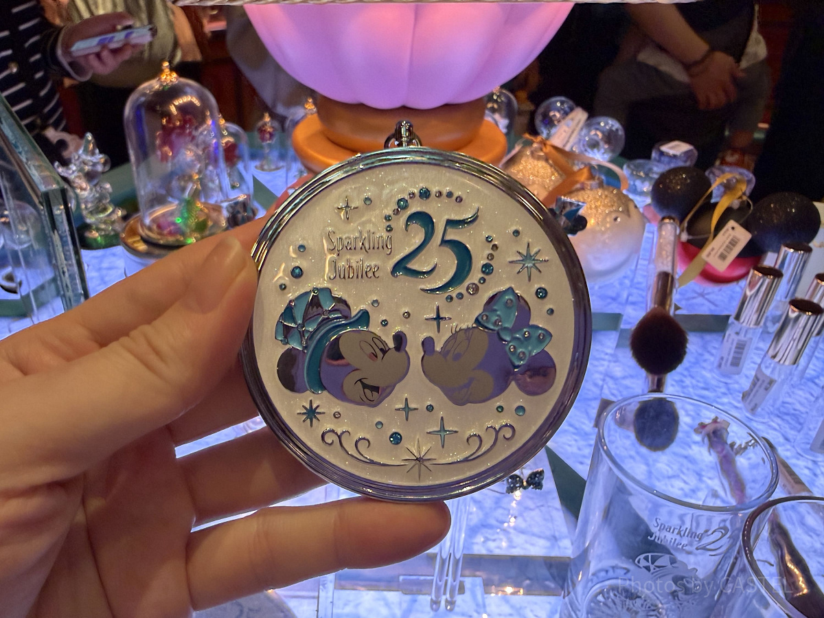 25周年デザインのコンパクトミラー| キャステル | CASTEL ディズニー情報