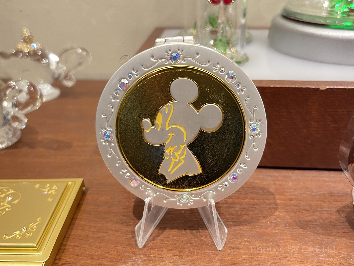 ミッキー横顔デザインのコンパクトミラー| キャステル | CASTEL