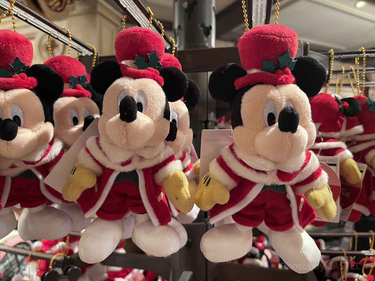 ディズニークリスマスグッズ2023：ぬいぐるみバッジ 2023年11月07日(火)発売