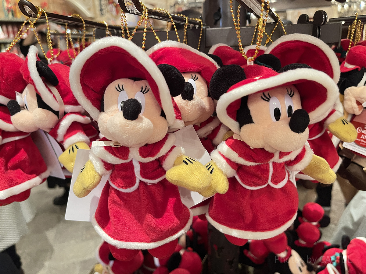 ディズニークリスマスグッズ2023：ぬいぐるみバッジ 2023年11月07日(火)発売