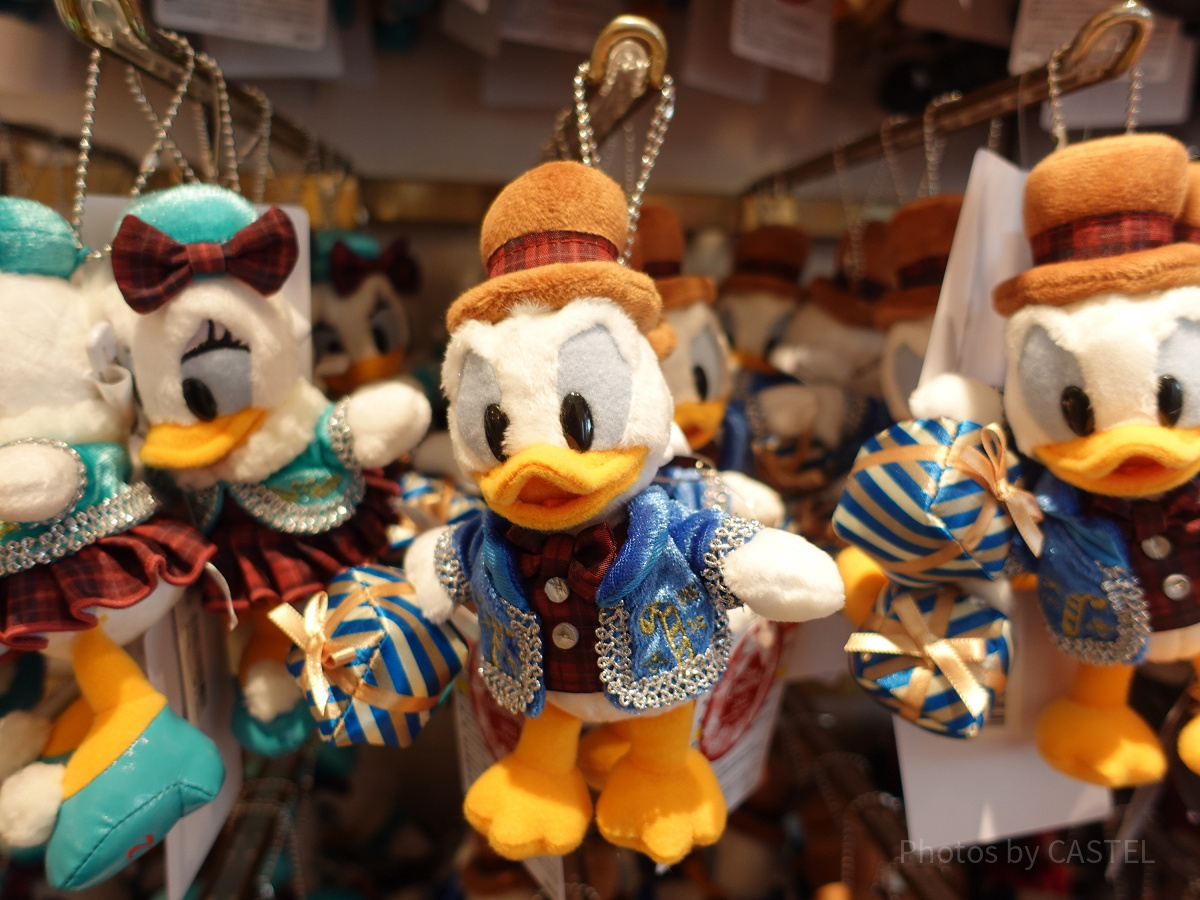 ディズニークリスマスグッズ2022：ぬいぐるみバッジ（ドナルド
