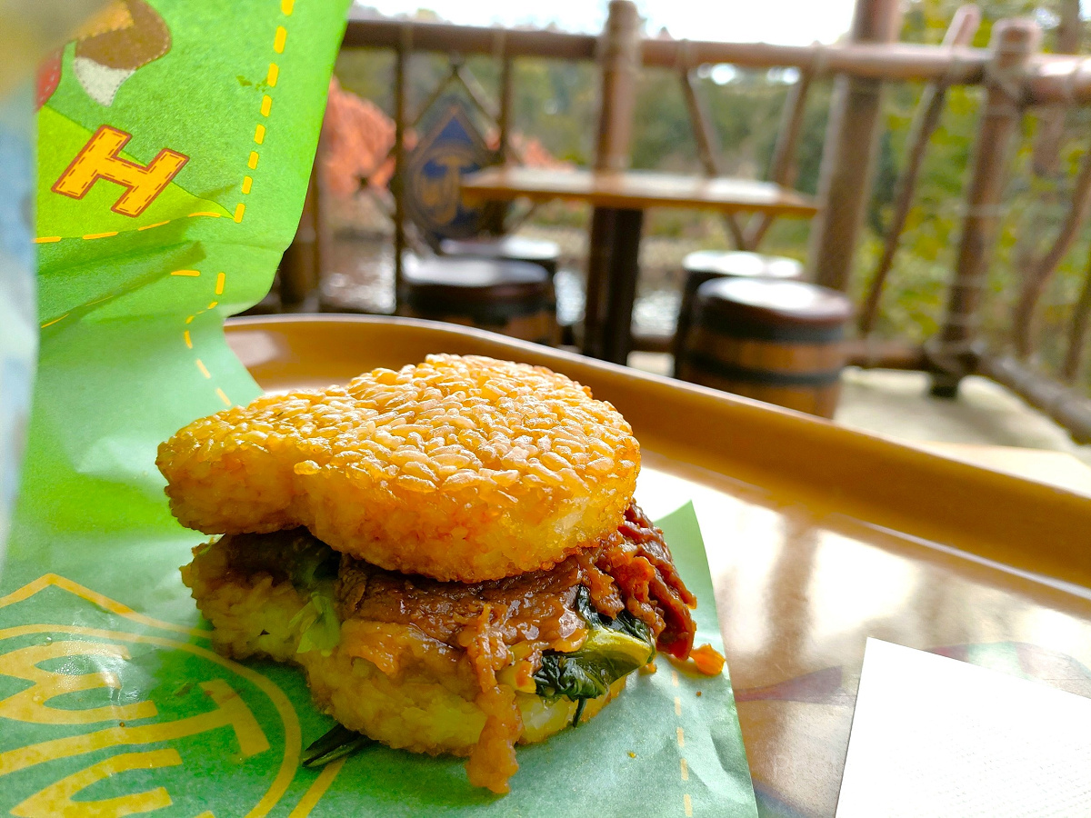 ディズニーランド食べ物：おにぎりサンド