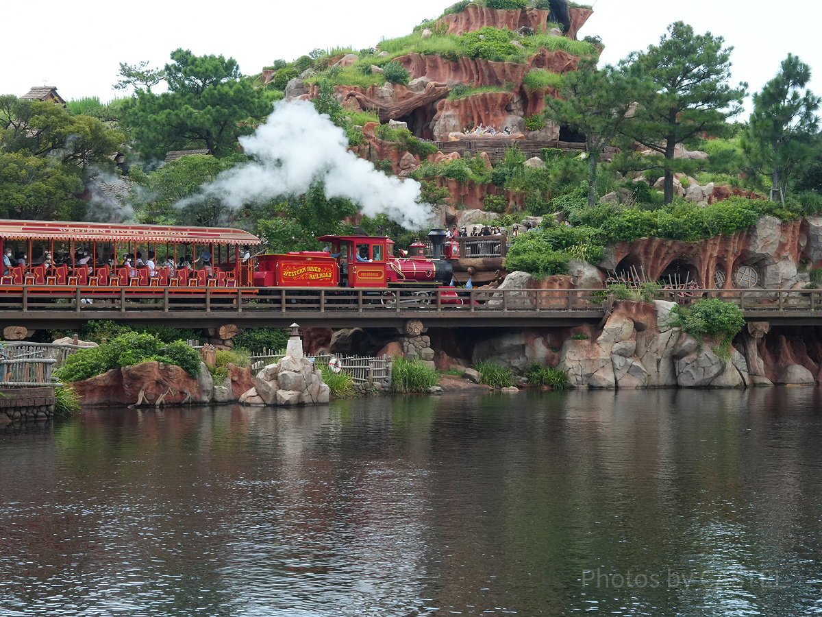 ディズニーランドの「ウエスタンリバー鉄道」| キャステル