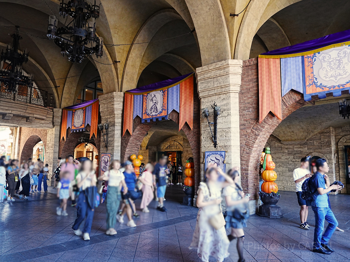 2025年のディズニーシーのハロウィンデコレーション