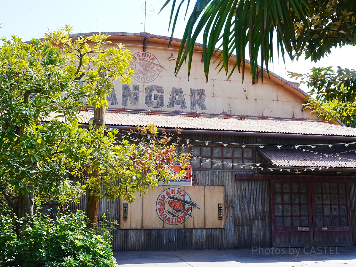 「ドリームス・テイク・フライト」が公演されるハンガーステージ