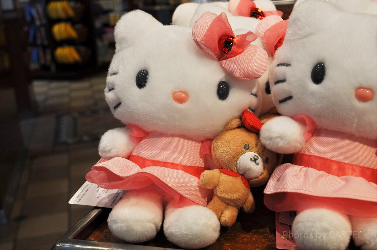 ハローキティ「Hello Kitty’s Sweetest Day Ever」ハローキティのぬいぐるみ