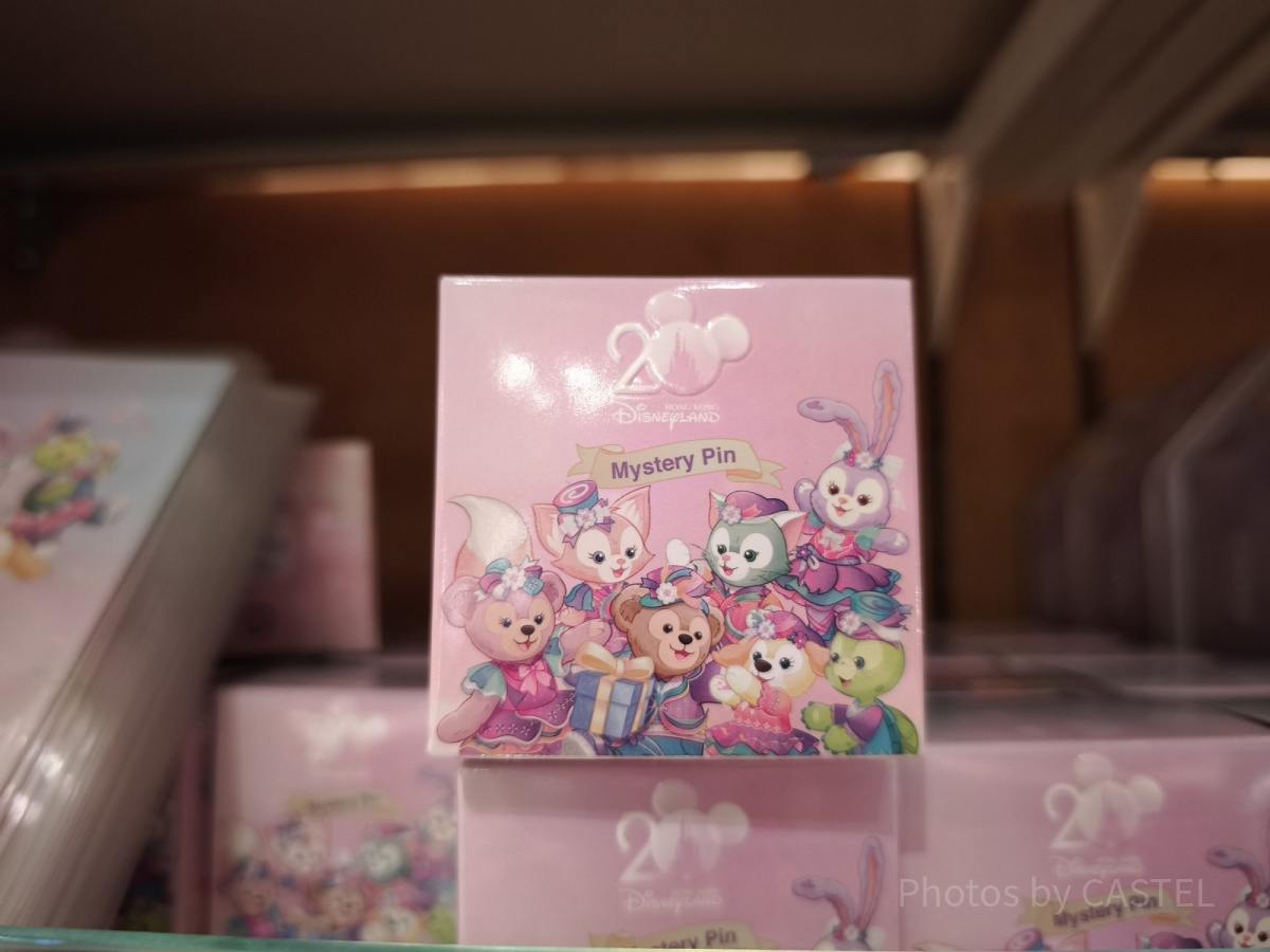 香港ディズニー20周年「ダッフィー＆フレンズ・グランドセレブレーショングッズ」：ミステリーピン