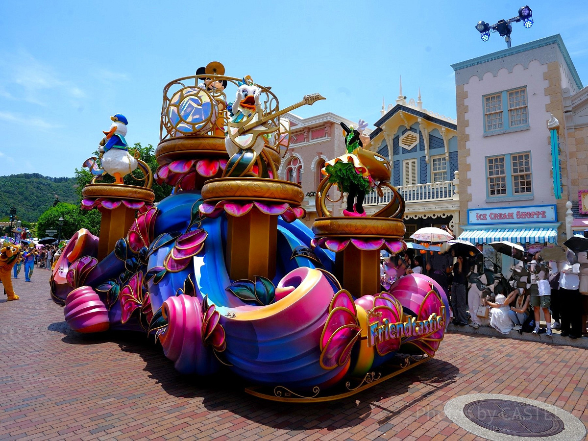 香港ディズニー20周年：新パレード「Friendtastic!（フレンドタスティック！）」