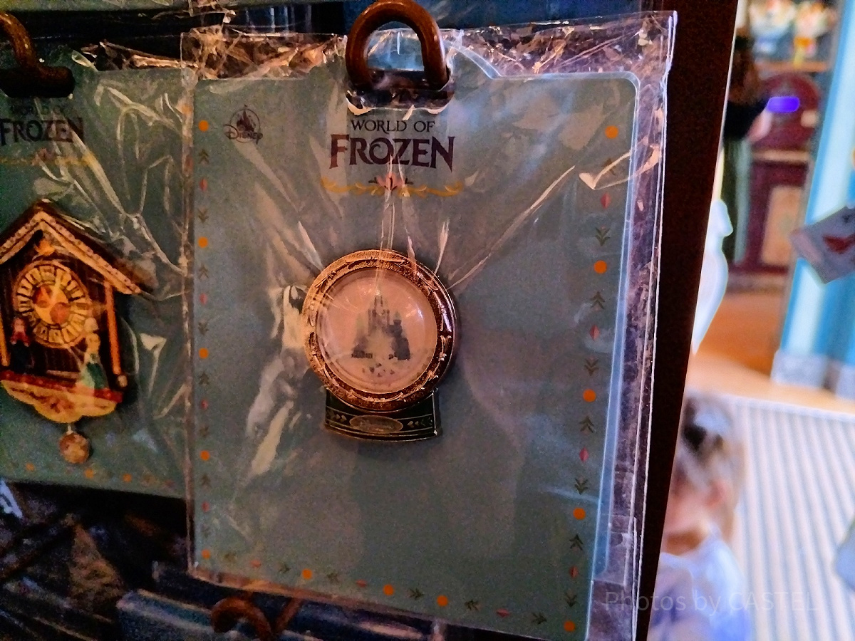 香港ディズニーアナ雪グッズ：アレンデール城のピンバッジ| キャステル