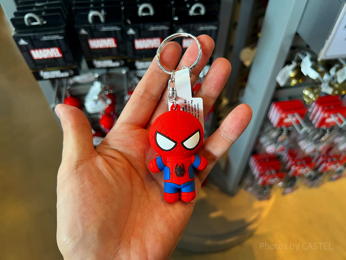 香港ディズニーマーベルグッズ：スパイダーマンのリング付マスコットキーチェーン