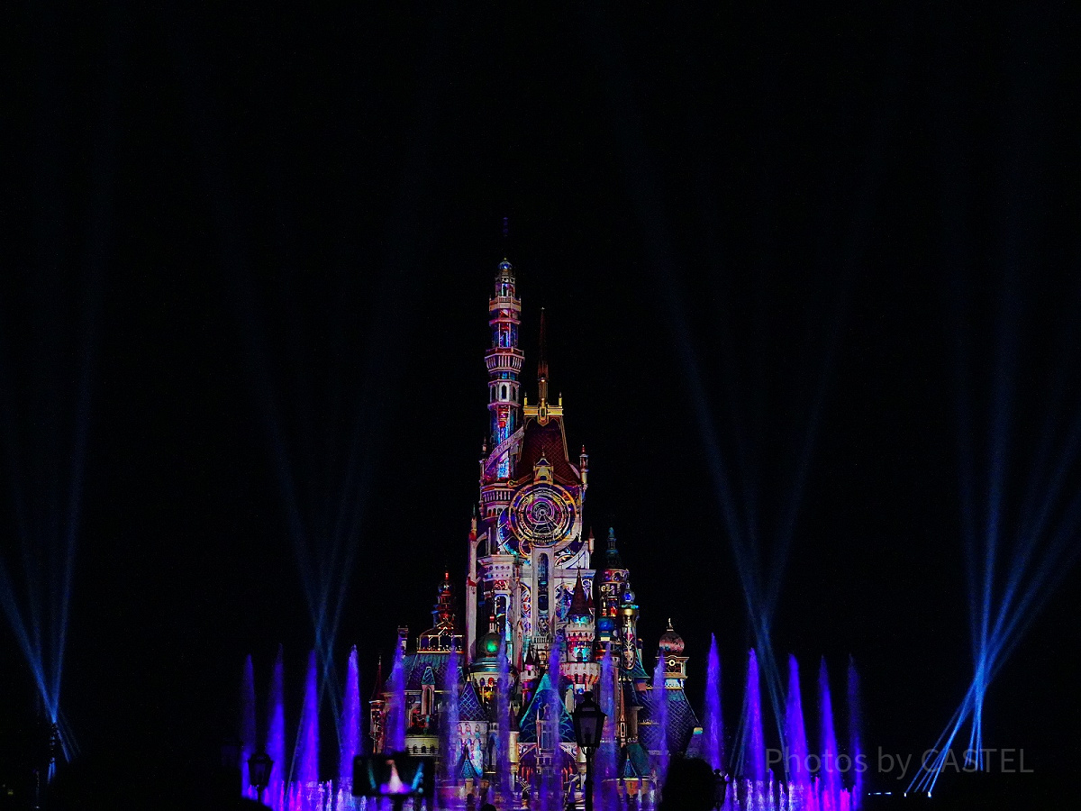 香港ディズニー夜のキャッスルショー：モーメンタス序盤の時計のシーン