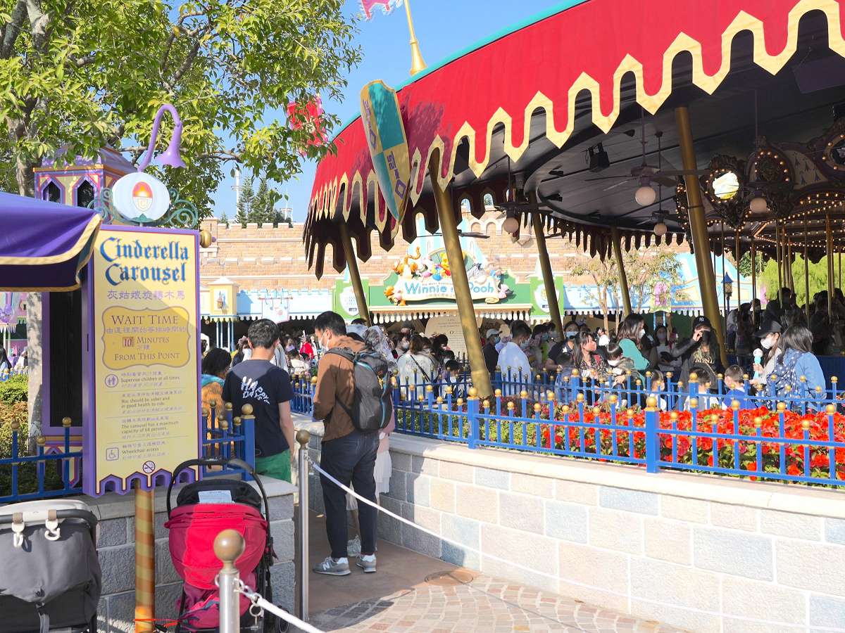 香港ディズニーランドのアトラクション：シンデレラ・カルーセル