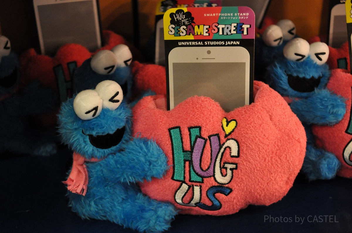 HUG ME!! HUG US!!のスマホスタンド