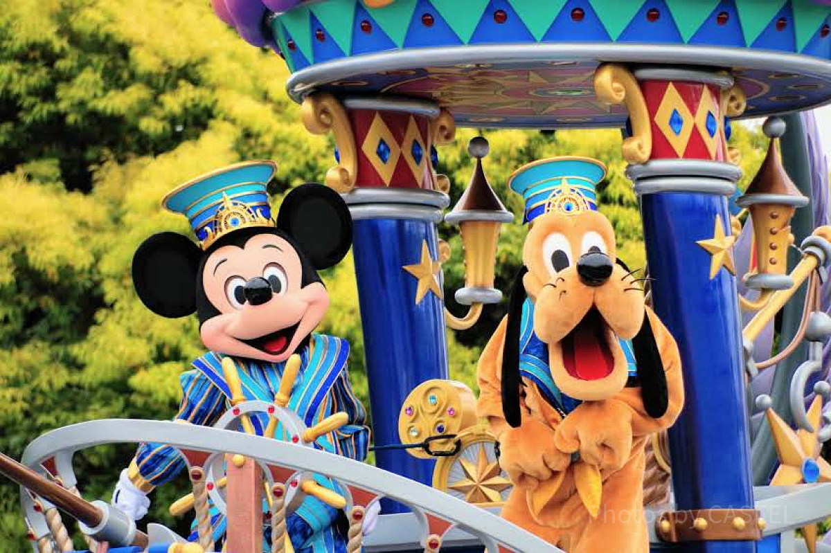 Disney ミッキー プルート ベンチ Disney ミッキー プルート ベンチ 公式】夏の終わりを満喫しているのは