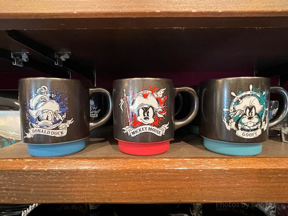 パイレーツ・オブ・カリビアングッズ：海賊デザインのマグカップ