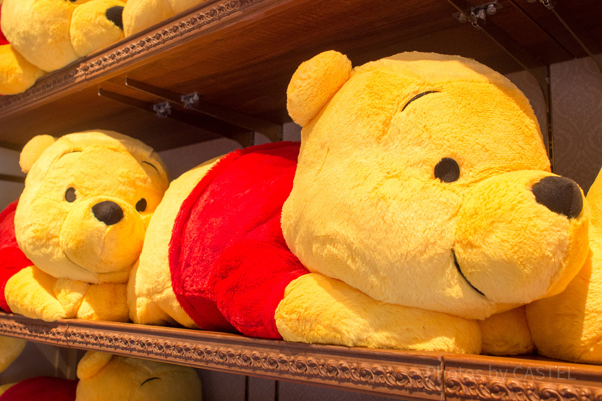 プーさんのかわいい抱きまくらMサイズ| キャステル | CASTEL