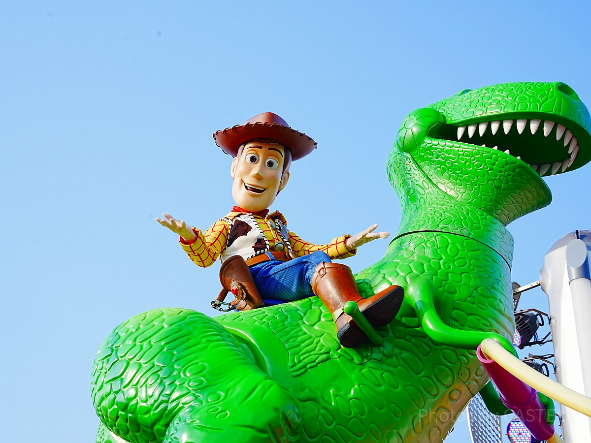 上海ディズニー：ミッキーのストーリーブック・エキスプレス