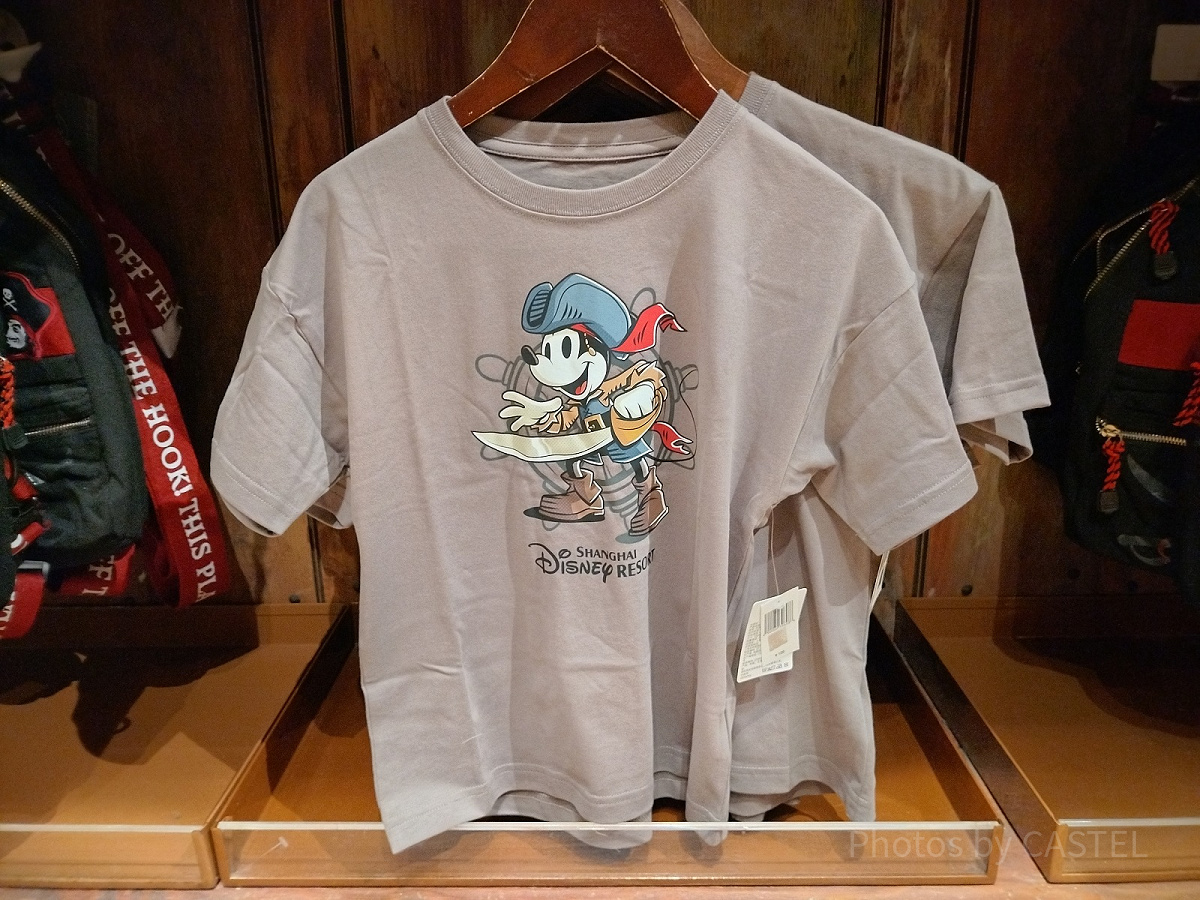 上海ディズニーカリブの海賊グッズ：海賊ミッキーのTシャツ