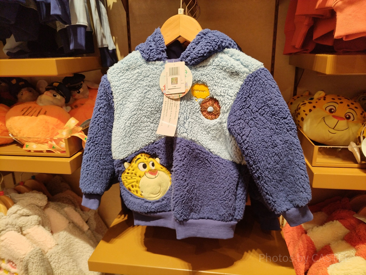 上海ディズニーズートピアグッズ：クロウハウザーのボアパーカー