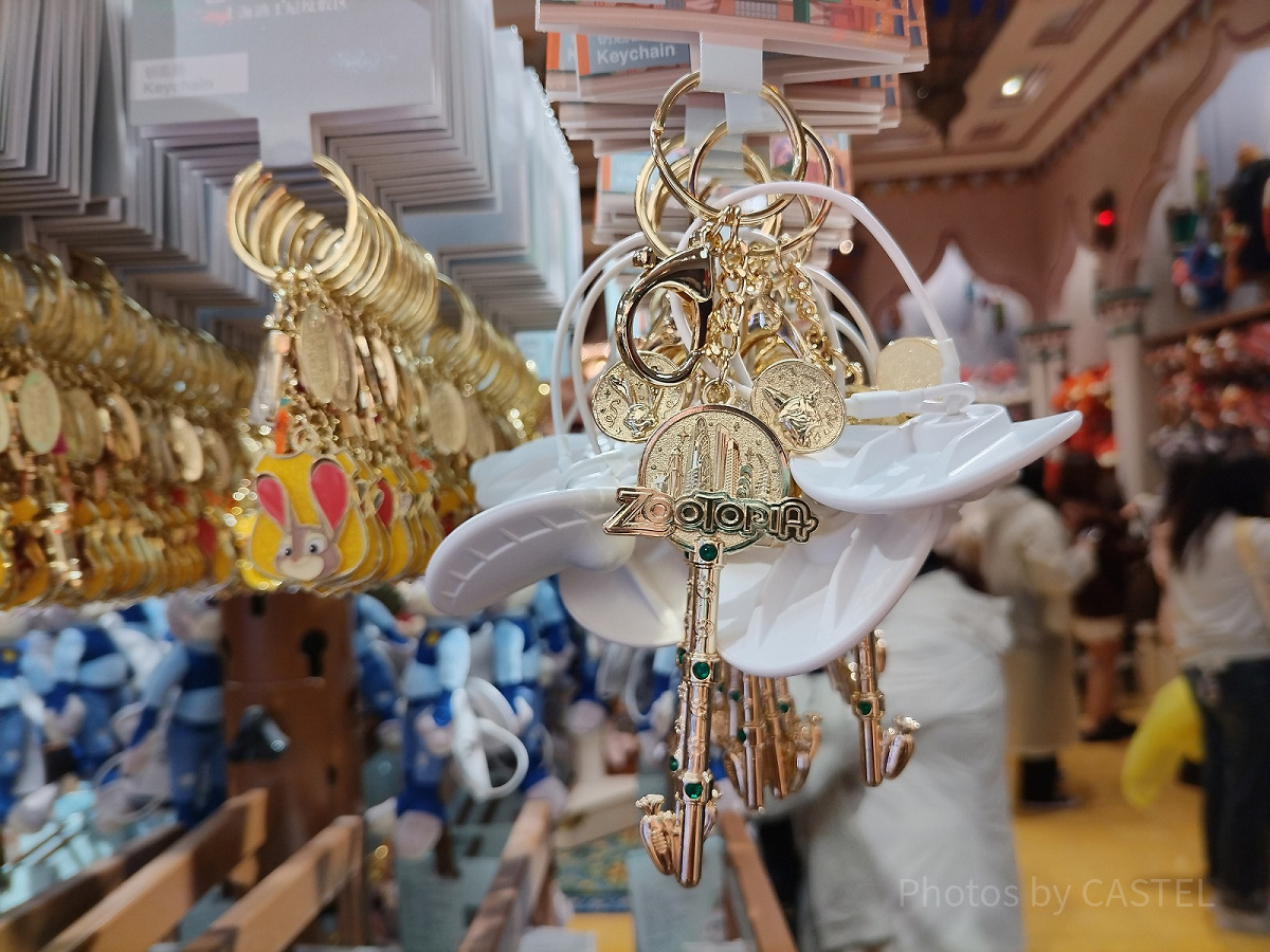 【19点】ディズニーストア　アクリルスタンド　アクリルかキーチェーン　2020 19点】ディズニーストア アクリルスタンド アクリルかキー