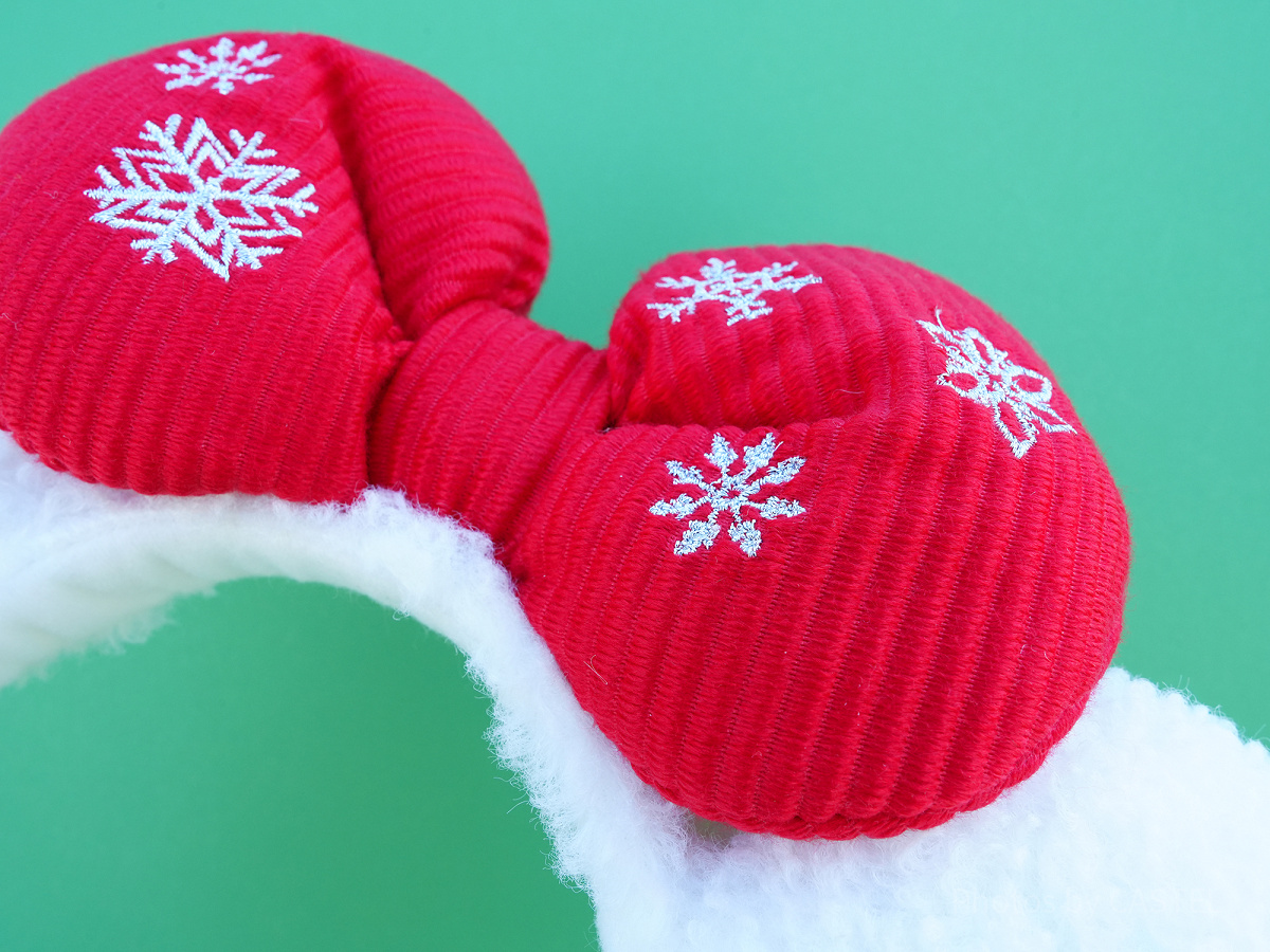 ディズニークリスマスカチューシャには雪の結晶の刺繍| キャステル