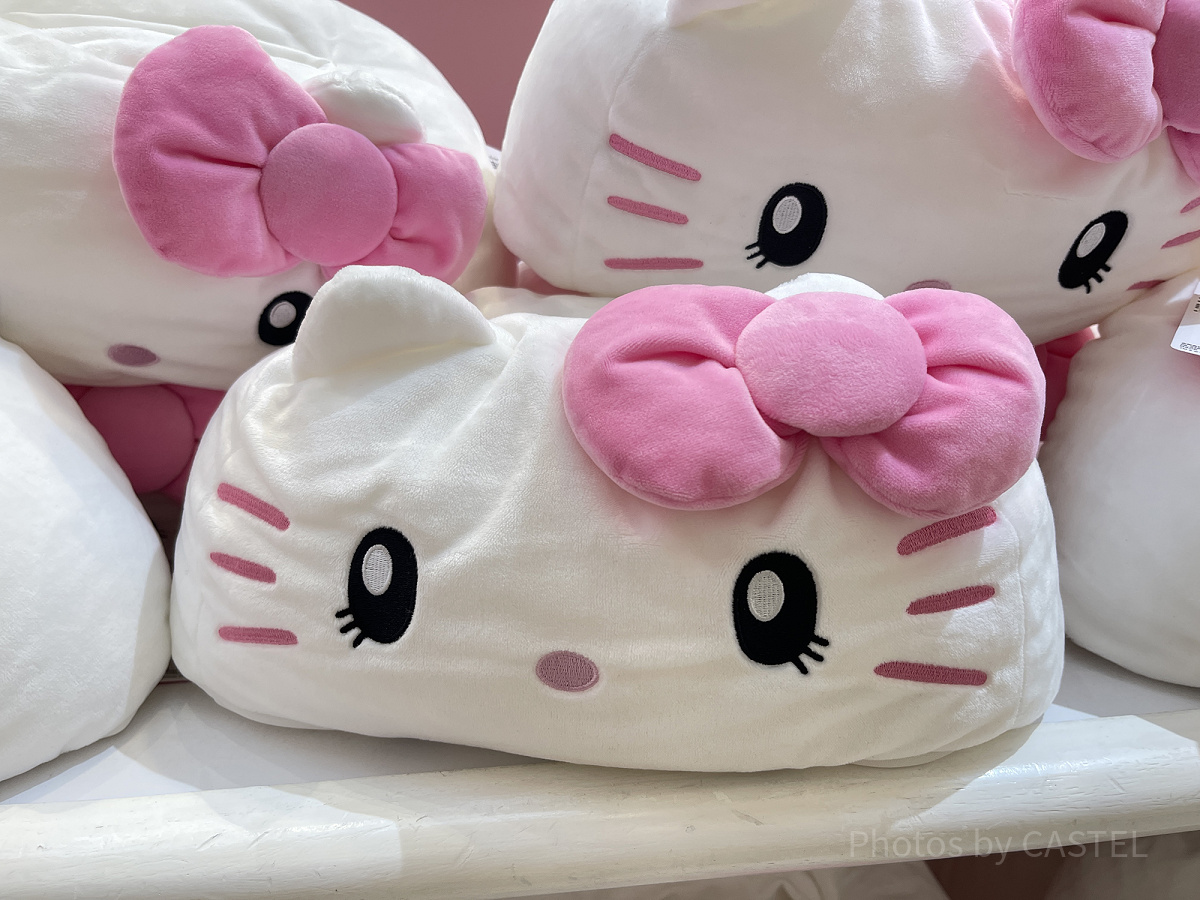USJハローキティ/フェイスクッション| キャステル | CASTEL ディズニー情報