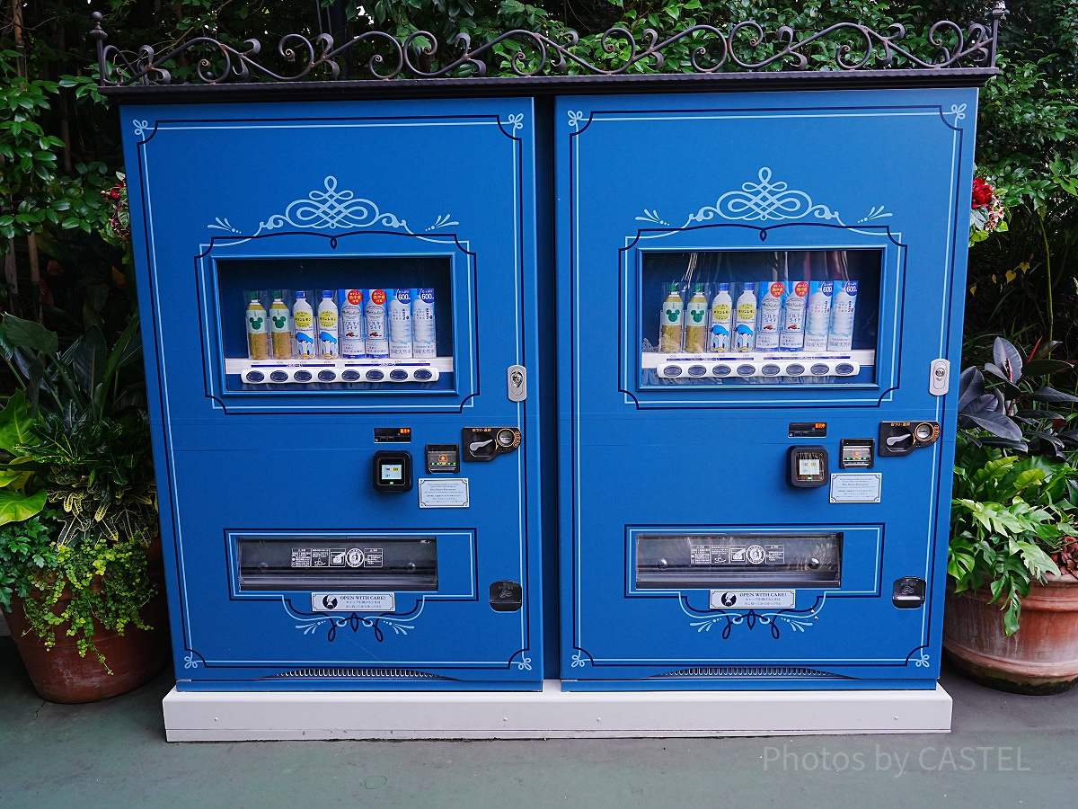 アドベンチャーランド（ル・マルシェ・ブルー横）の自動販売機